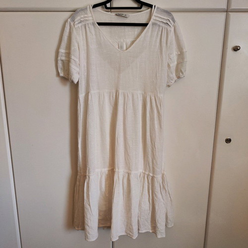 Stradivarius Broderie Anglaise dress white like new, size L