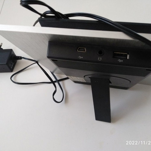 Ψηφιακή βιντεο-κορνίζα Toshiba DPF7XSE μεταχειρισμένη