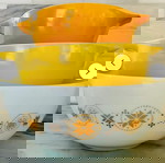  vintage Set of 3 bowls Pyrex , Made in Usa. 1960 . Amazing condition!