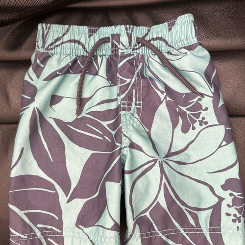 Old Navy swimwear 2 years old like new