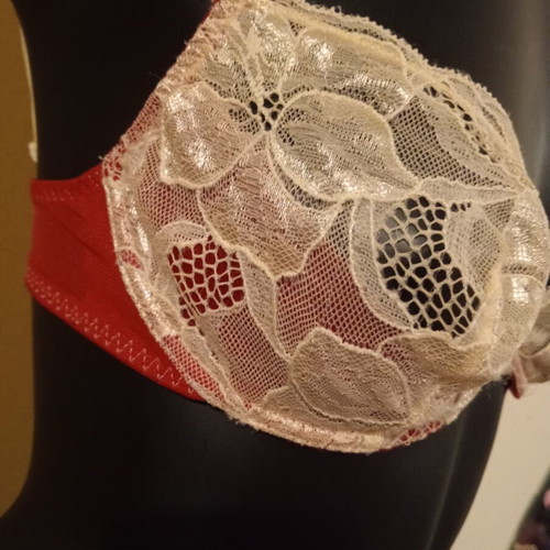 Intimissimi lace bra 75B/C, red and cream
