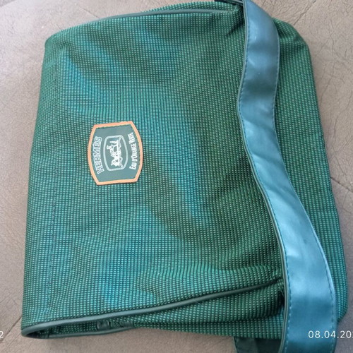 Hermes Eau D’Orange Verte pouch like new, green