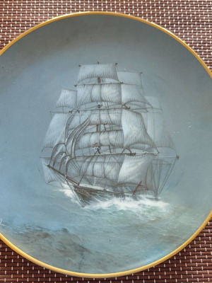 Decorative porcelain plate