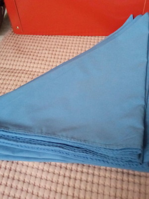Handkerchiefs new, pack of 20, isosceles triangle shape