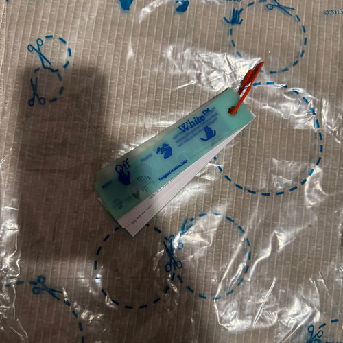 Off White t-shirt like new, collaboration with Eden Rock, size M