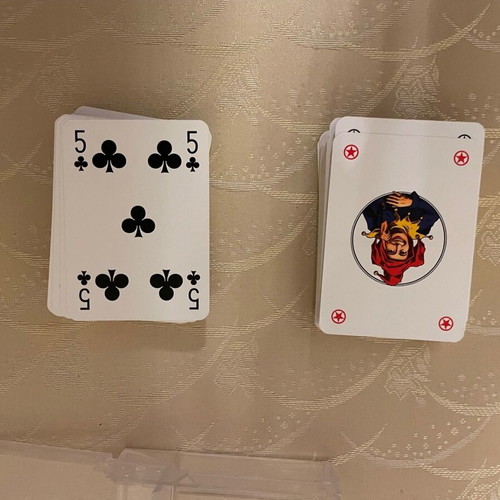 Playing cards like new, set of 2