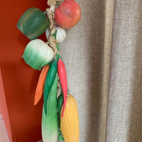 Hanging kitchen decoration with 12 wooden vegetables new