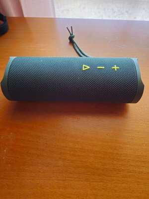 Creative Muvo Go portable Bluetooth speaker like new