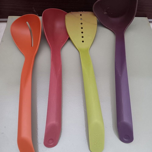 Kitchen spoon set used with imperfections