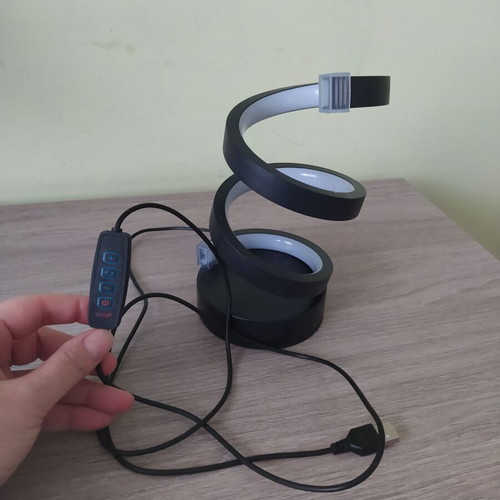 Table lamp like new with adjustable lighting