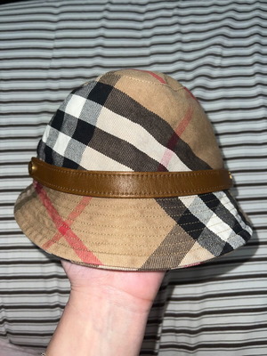 Burberry hat like new, size S, beige and brown