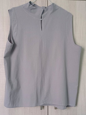 Sleeveless women's blouse like new, gray, size XXL