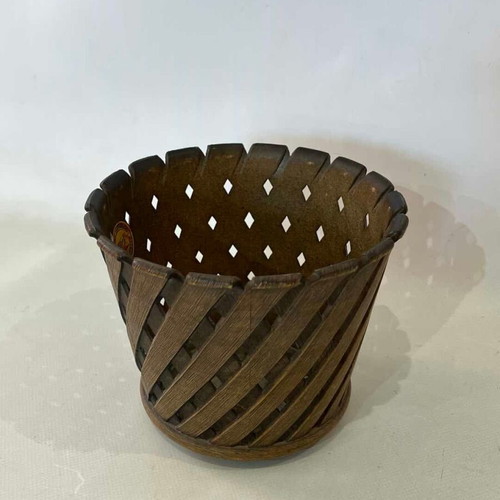 Vintage plastic flower pot used 14x17