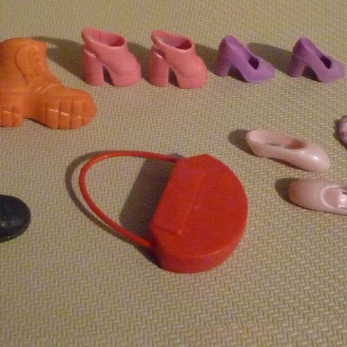 Doll shoes and accessories used, Barbie/Bratz size