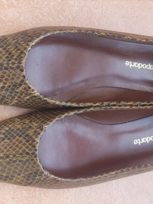 Copodarte ballerinas size 37 like new, brown croco design