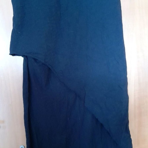T shirt black with asymmetric cut like new, size medium
