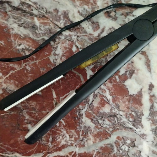 Tomira hair straightener used, lightly used with 1.5 m cord