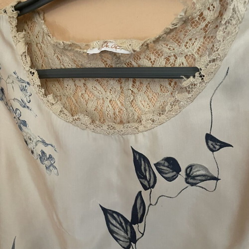 Women's blouse medium, beige and turquoise, lace back