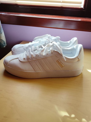 Adidas leather sneakers size 40 like new, white