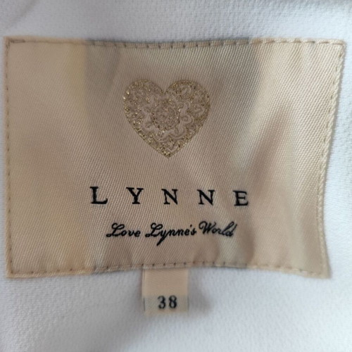Lynne white mid-length coat like new, size 38, special collar