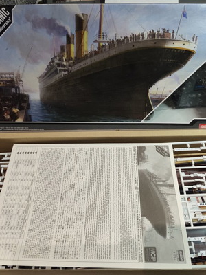 S Titanic 1/700 Model Kit Academy 14214 like new