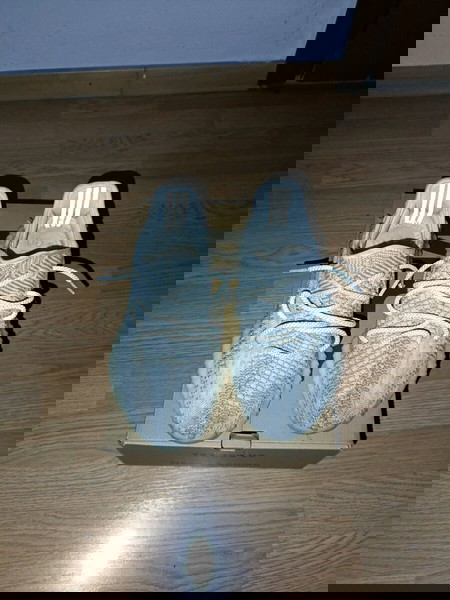 Yeezy Boost 350 v2