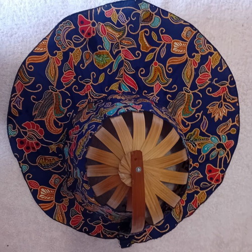 Vintage fan hat like new, Indonesian style bamboo multicolor
