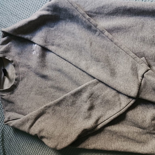 Under Armour fleece gray medium used, excellent condition