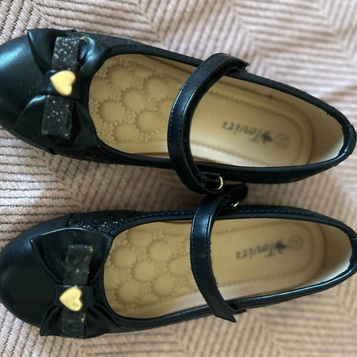 Twitty ballerinas used black size 33 for girls