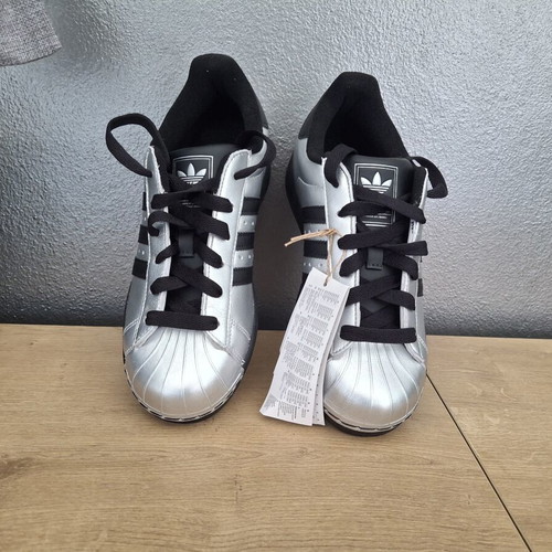 Adidas Originals Superstar II sneakers new, size 38.5, silver