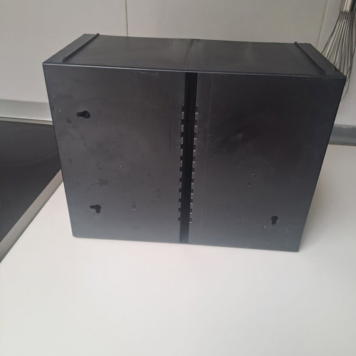 CD case like new, dimensions 27×20.5 cm