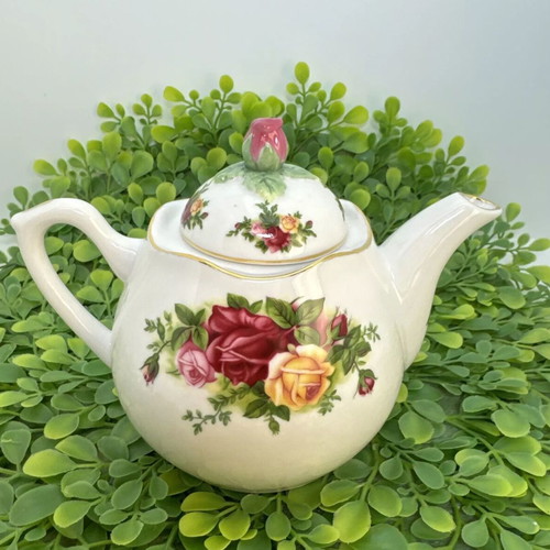 Royal Albert Old Country Roses bone china teapot new