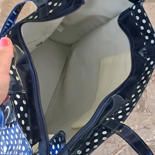 Large shoulder bag with zipper like new, white and blue