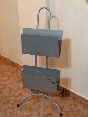 Metal magazine rack used with two storage levels, Italian