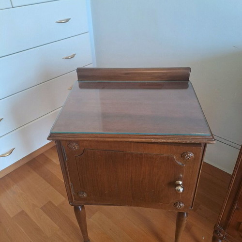 Bedroom furniture set like new with dresser and 2 nightstands