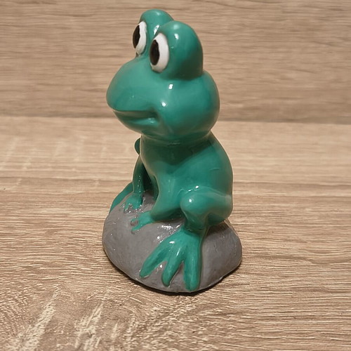 Handmade decorative frog for indoor and outdoor use