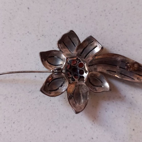 Silver 925 brooch with marcasite and garnet-colored stones used