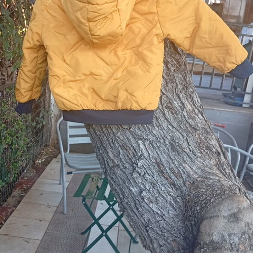 MG Kids toddler jacket like new, size 24 months, hooded, warm
