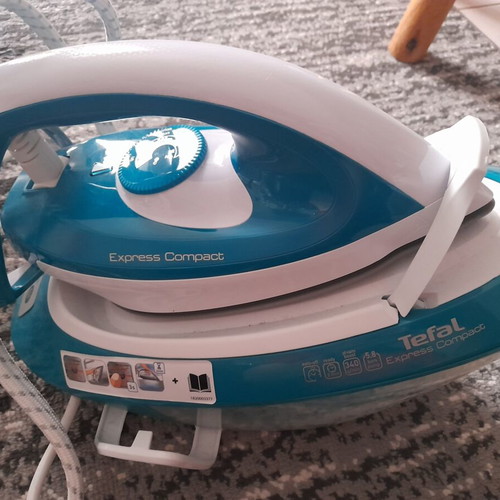 Tefal iron slightly used