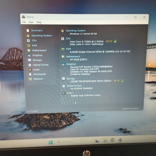 HP 250 G6 laptop 15.6 inch, i5 7200, 8GB DDR4, 240GB SSD, R5 330 graphics