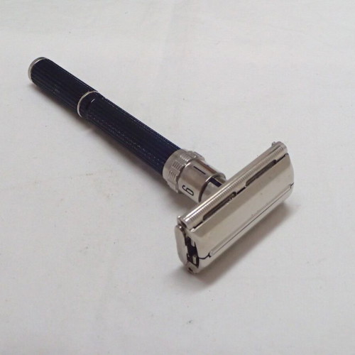 Gillette Super Adjustable 109 Black Beauty Safety Razor like new