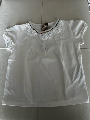 Βρεφικό μπλουζάκι Burberry μεταχειρισμένο για 12 μηνών με σατέν λουλούδια λευκό