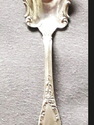 WM Rogers & Son Gloria Sugar Spoon silver plated, like new, 1900