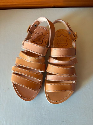 Children's sandals new, leather, size 29, beige