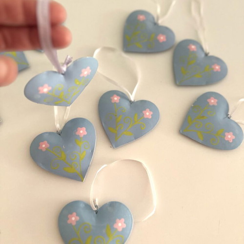 Set of 10 metal hanging heart decorations in pastel blue-lilac, like new