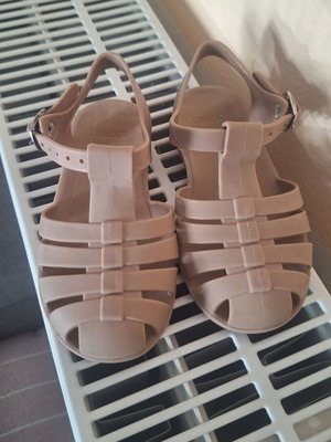 Liewood sandals size 27 like new, old rose color