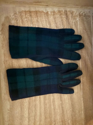 Plaid gloves medium, like new, green