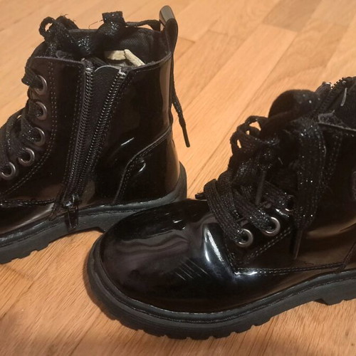 Children's boots new, size 27, black