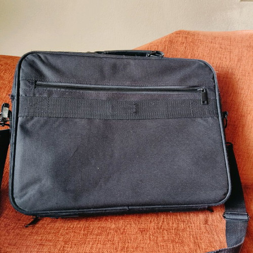Laptop bag used, black, in very good condition