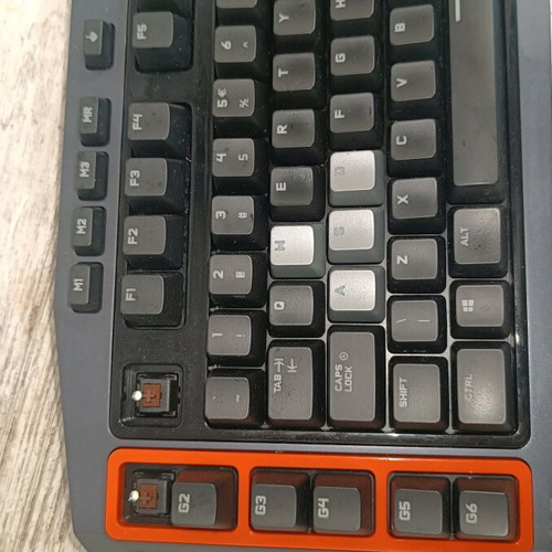 PC keyboard used with two keys missing, no esc and G1